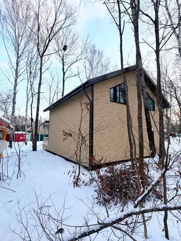 Двухэтажный дом 180 м² с торца