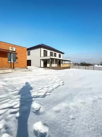 Видеообзор дома 350 м² с гаражом и террасой, часть 1